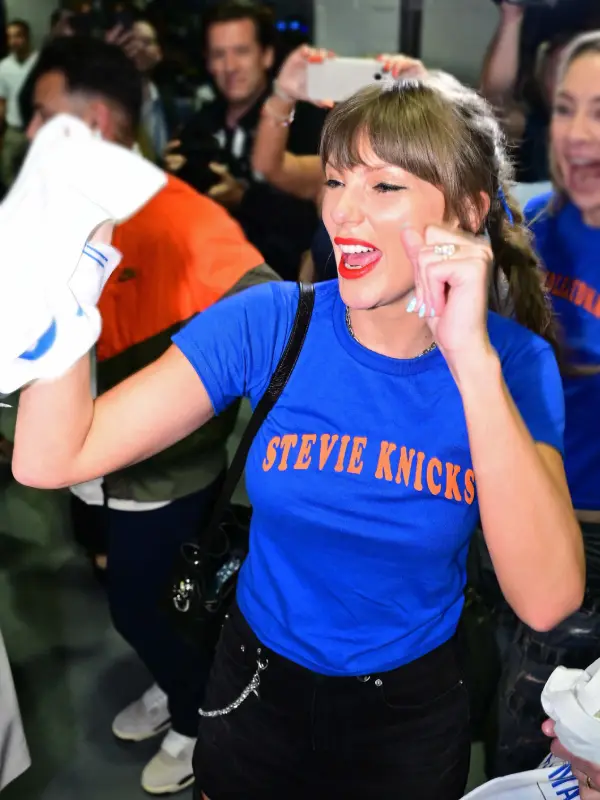 Taylor Swift Stevie Knicks 2026 NBA Finals T-shirt