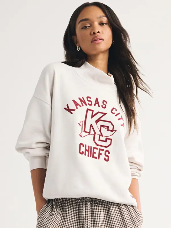 Abercrombie Chiefs Funnel-Neck Sweatshirt Cream